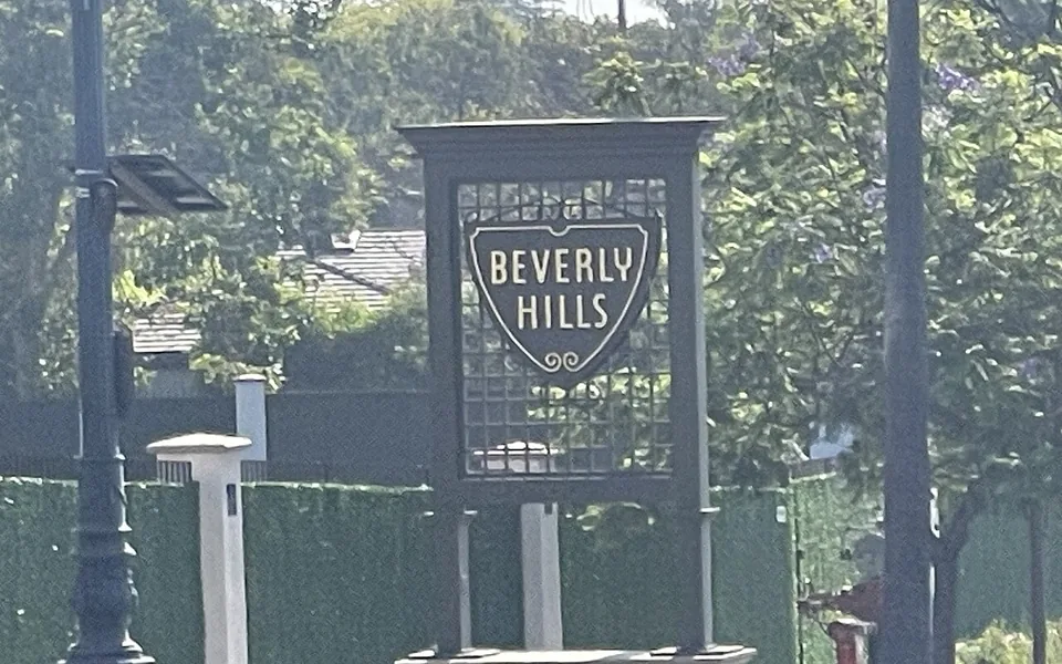 Beverly Hills welcome sign for the Beverly Hills plastic surgeons directory